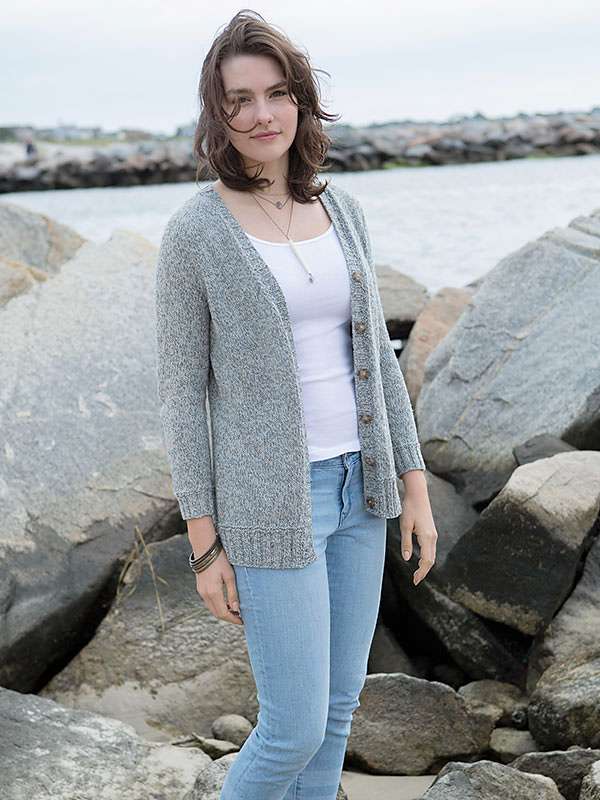 cardigan knitting pattern in worsted weight cotton yarn with raglan shaping
