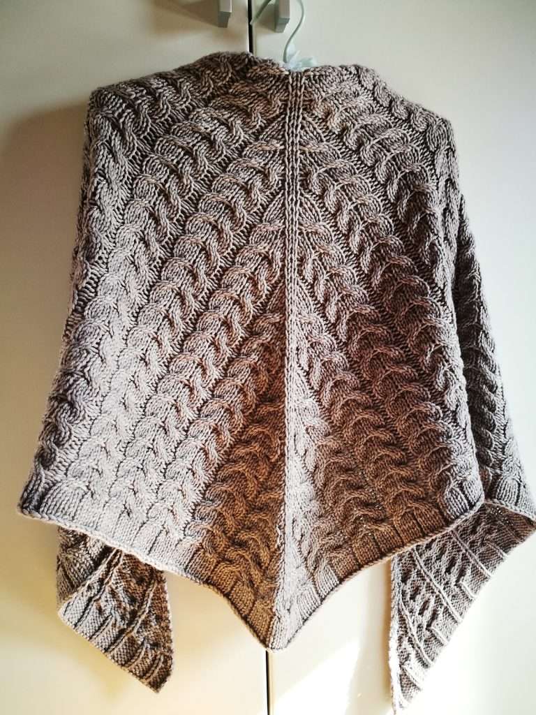 cable knit shawl pattern in worsted weight yarn